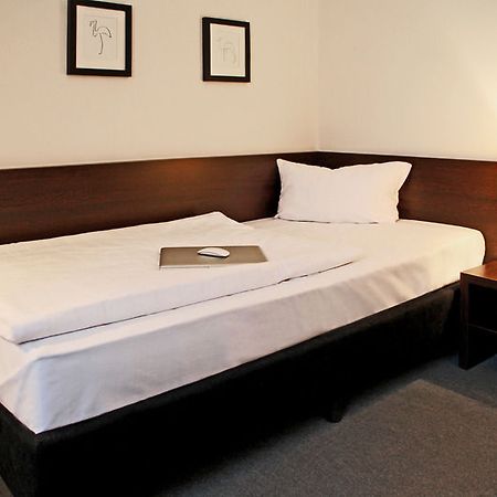 Hotel Luetzow Берлин Екстериор снимка