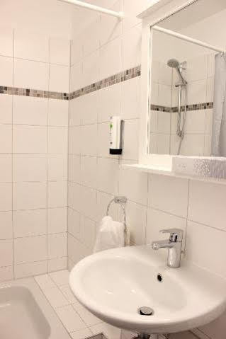 Hotel Luetzow Берлин Екстериор снимка