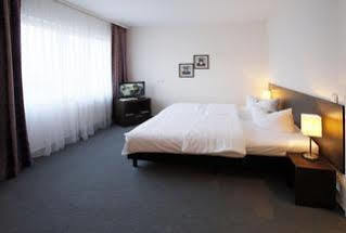 Hotel Luetzow Берлин Екстериор снимка