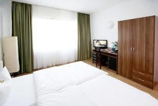 Hotel Luetzow Берлин Екстериор снимка